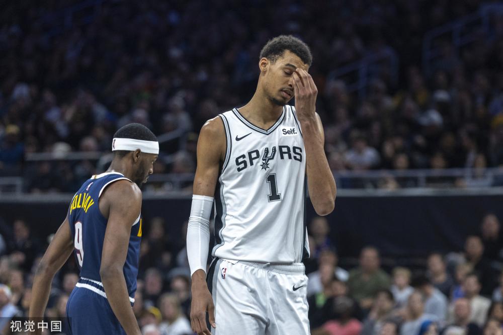 如何在此两 如何在此两